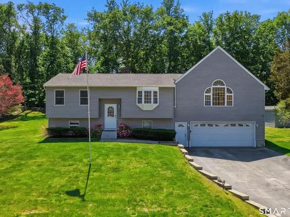 59 Oakwood Boulevard, Plainfield, CT 06374