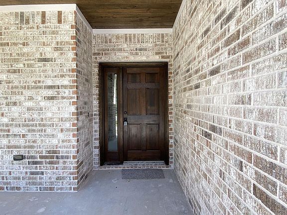 2nd image of 1604 Evangeline Ln