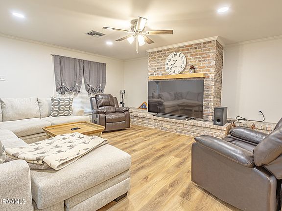 4th image of 126 Carol Dr