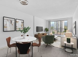 150 E 15th St #303, North Vancouver, BC V7L4N9