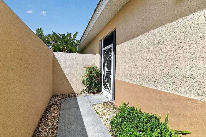 118 Padova Way — Photo 28