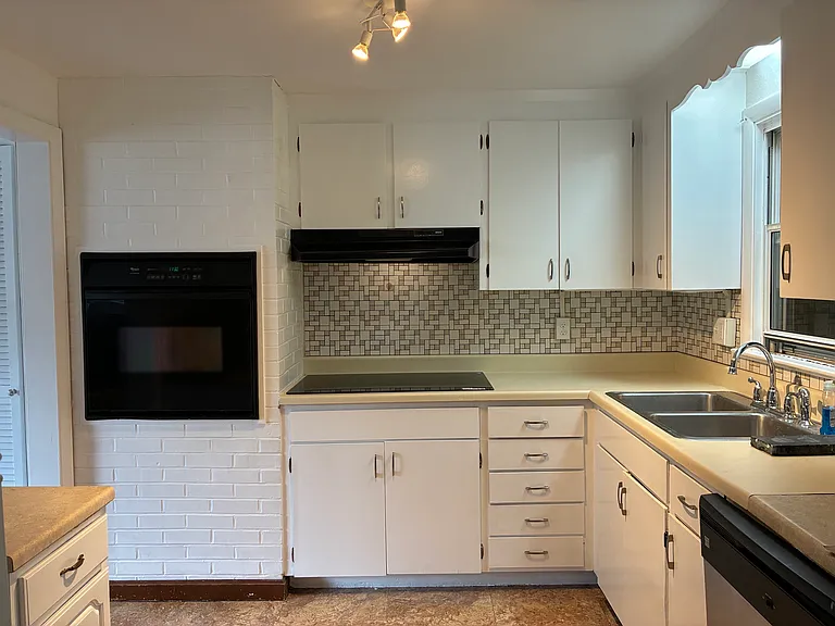 46 Arrowhead Rd — Photo 9
