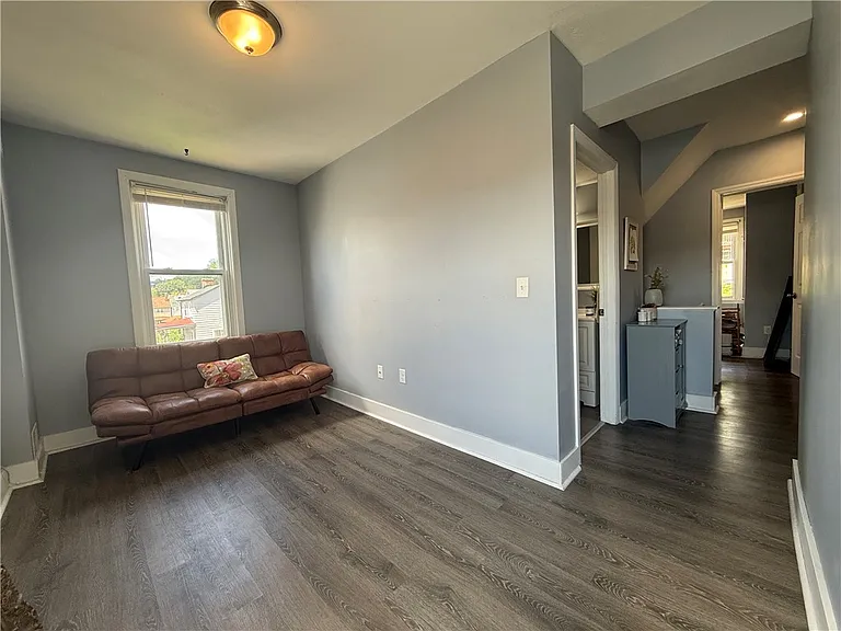 907 Spring Way — Photo 29