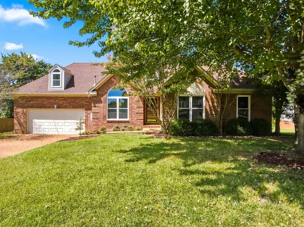2946 Iroquois Dr, Thompsons Station, TN 37179
