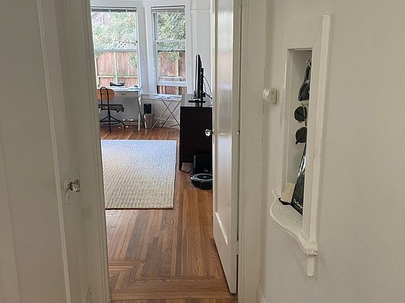 4th image of 2810 Franklin St APT 16