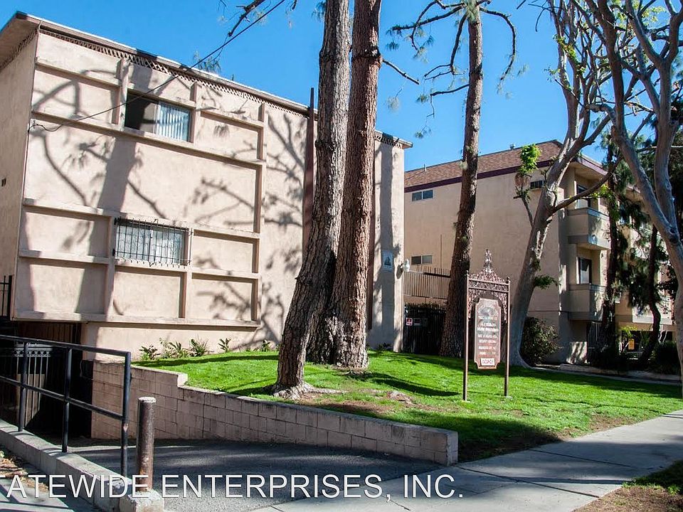 1st image of 11825 Gilmore St APT 207
