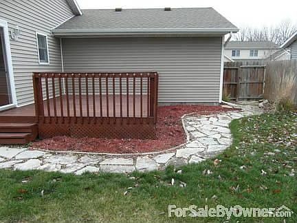 4th image of 308 N Rose Dr