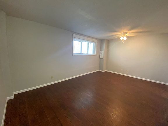 3rd image of 10 Edwardsville Prof Park #1-1300