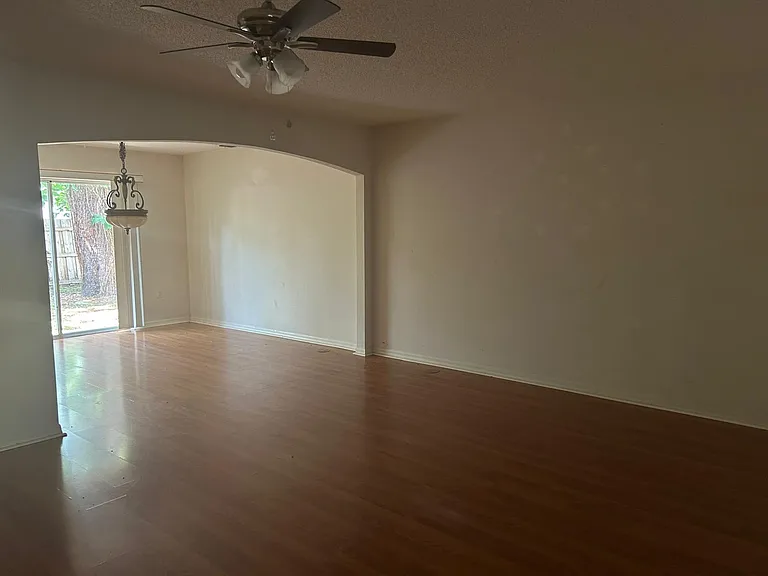 9958 Ashburn Lake Dr — Photo 8