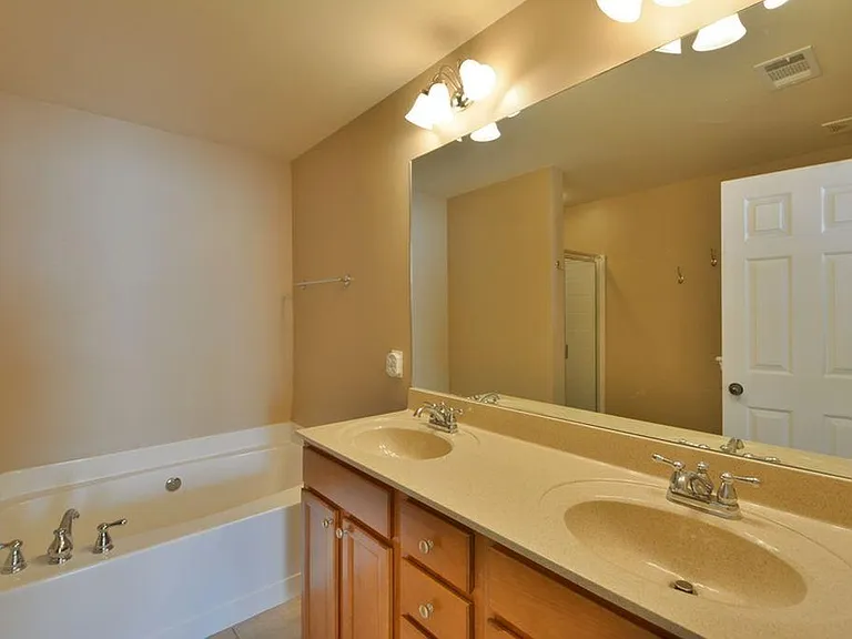 1023 Nightfall Ct #1023 — Photo 12