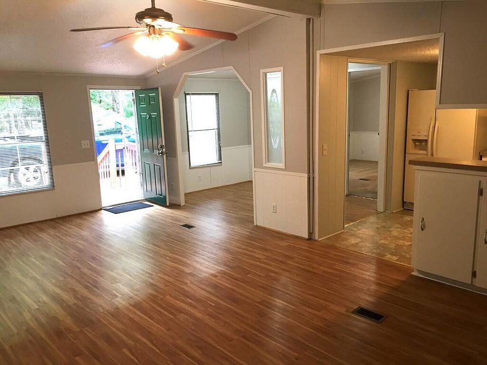 2nd image of 112 Oakview Dr