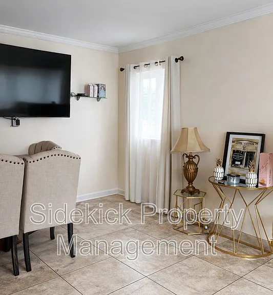 4321 Beagle St — Photo 2