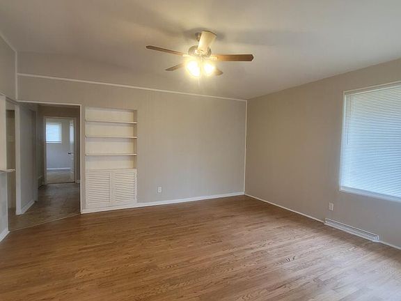 3rd image of 9816 Duke Dr