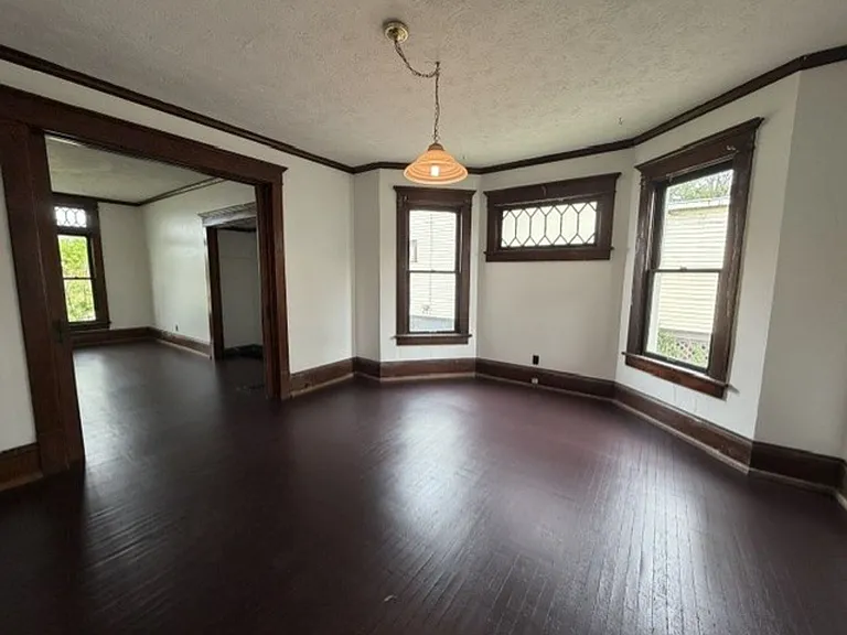 1518 Woodland Ave NW — Photo 6