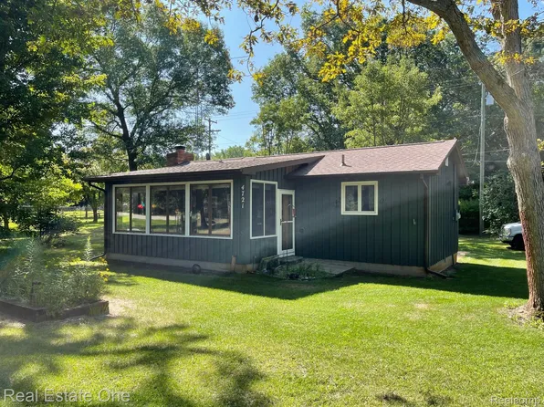 4721 Port Austin Rd, Caseville, MI 48725