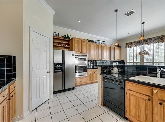 5th image of 2506 Waterford Dr