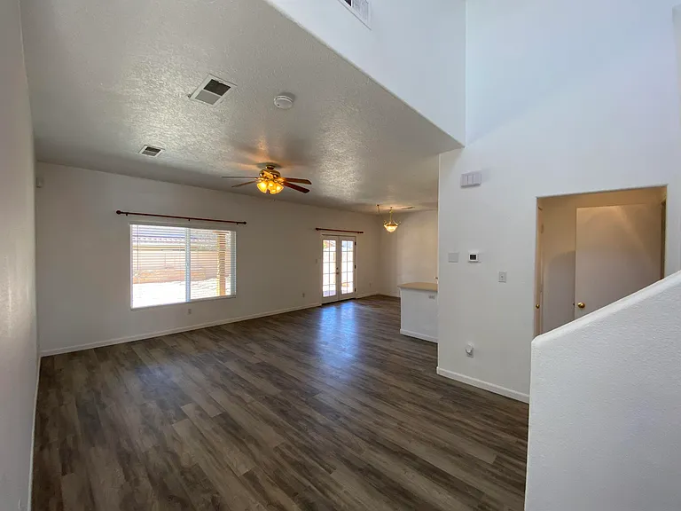 1412 Stone Canyon Rd NE — Photo 7