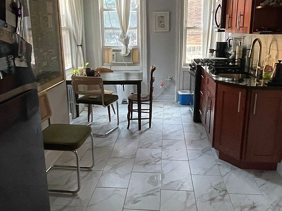 2nd image of 431 Humboldt St APT 2L