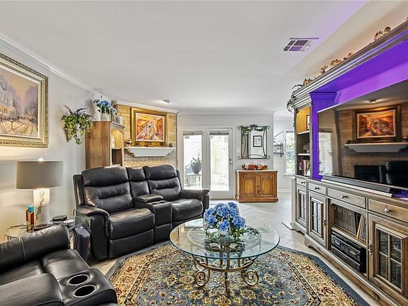 2nd image of 2303 Audubon Trce #2303