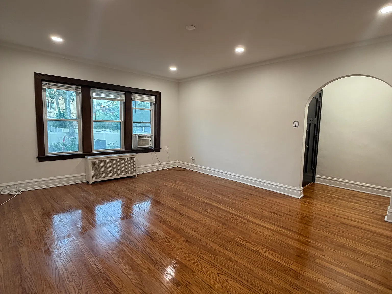 1419 W Touhy Ave — Photo 3