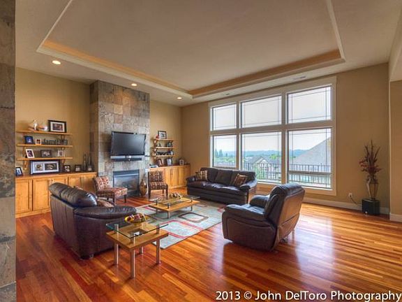 4th image of 1988 E Heitman Cir