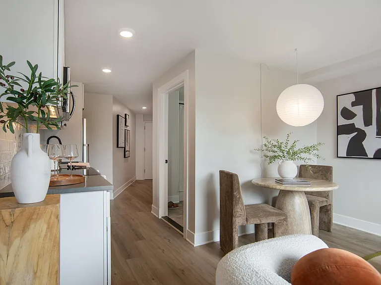 Connecticut House Apartments — Photo 36