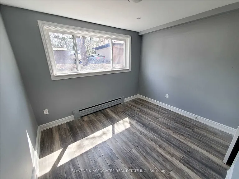 19 Charlemagne Dr #LOWER — Photo 4