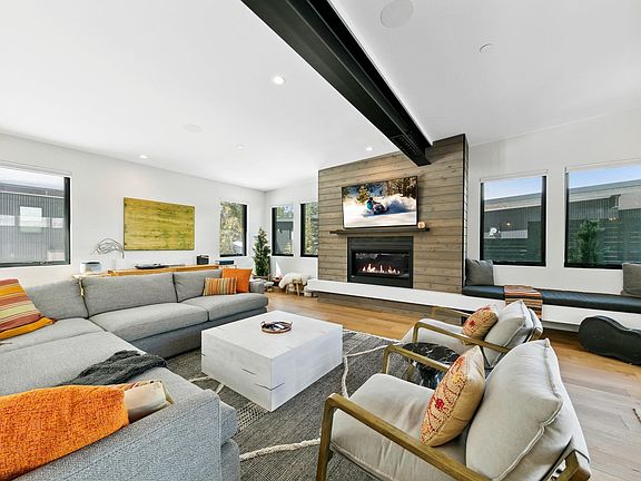 2nd image of 261 Palisades Cir #60