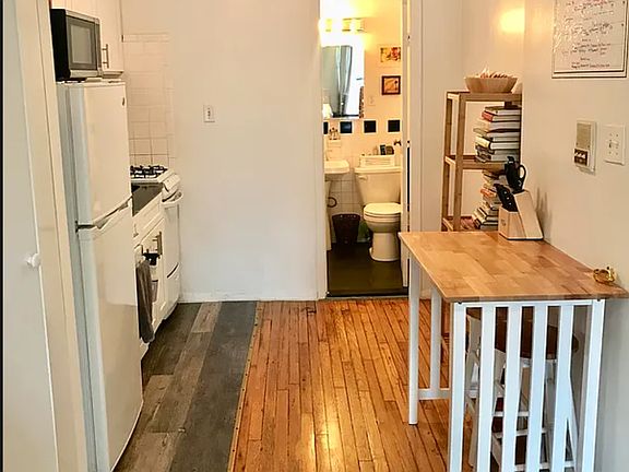 4th image of 1575 3rd Ave APT 2D