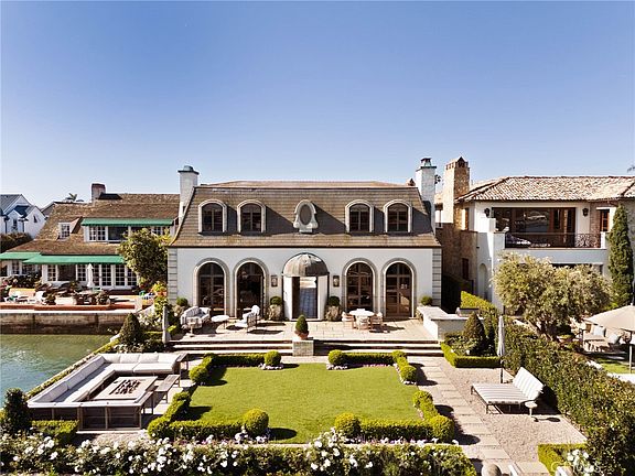 2nd image of 2116 E Balboa Blvd
