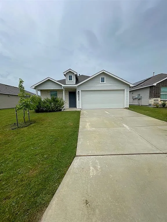 4 bed, 2.0 bath, 1667 sqft, $1,699 — Photo 2