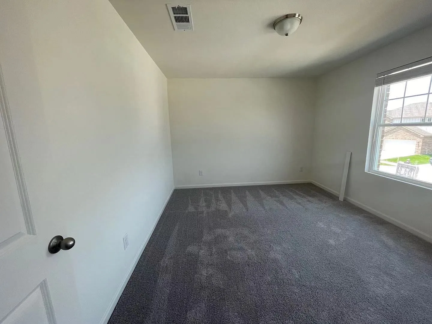 4 Bedroom 2.5 Bath House For Lease in Fort Worth — Photo 3