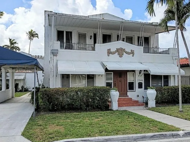 2346 SW 20th St — Photo 1