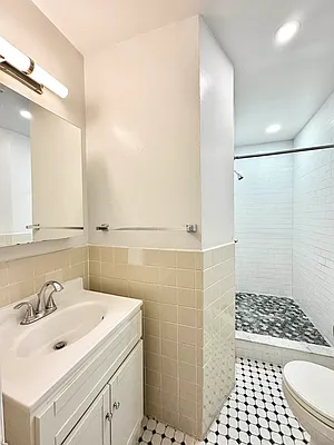 Rented by Waverly Realty Associates | media 21