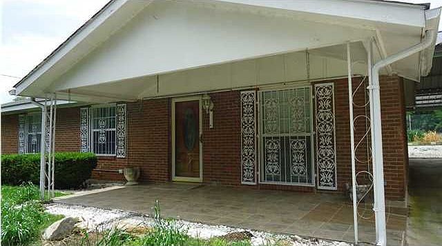 2nd image of 5018 Southlawn Ct