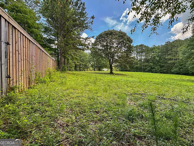 90 Howard Rd — Photo 38