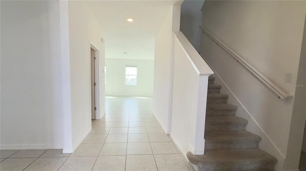4 bed, 3.0 bath, 2457 sqft, $2,500 — Photo 4