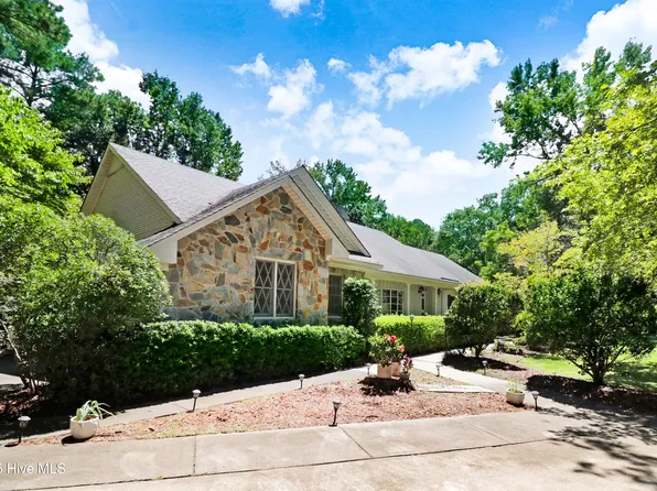 1601 Cambridge Drive, Kinston, NC 28504