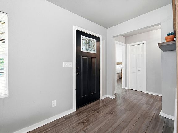 5th image of 700 9th St