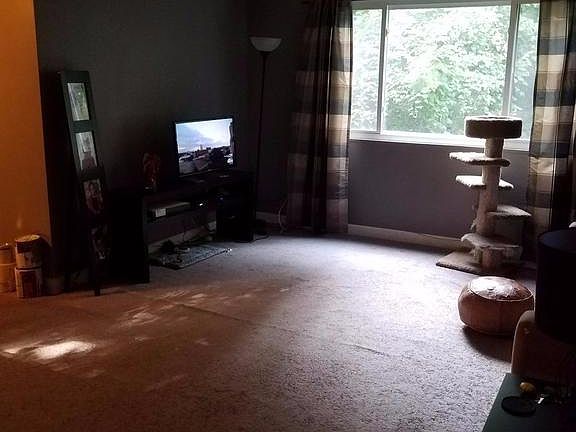 3rd image of 3835 Hamilton St #H-202