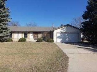 7524 S 73rd St, Franklin, WI 53132