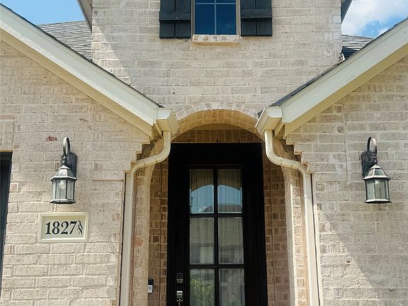3rd image of 1827 Temperance Way
