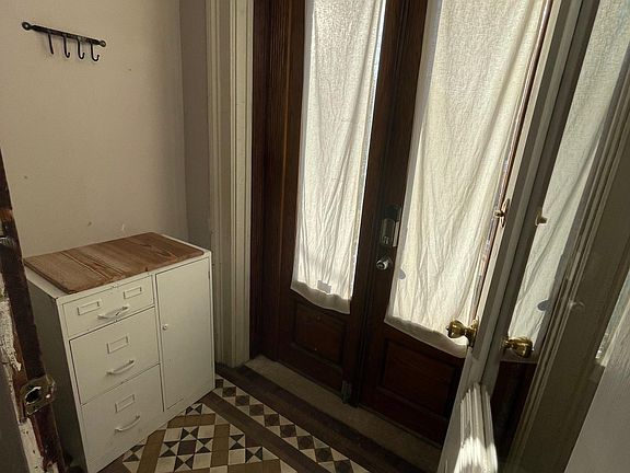 3rd image of 1135 S 1st St APT 1