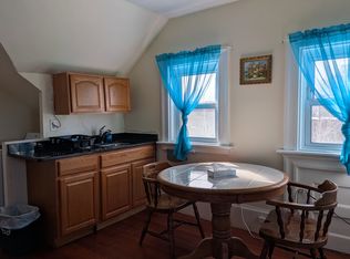 29 Chestnut St, Worcester, MA 01609