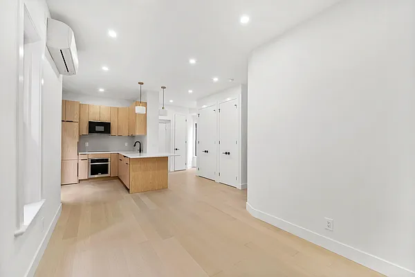 Rented by SERHANT. | media 22