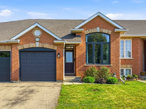 529 Saint Lawrence Dr, Welland, ON L3C 7H9