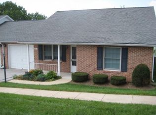 2816 Carlisle Dr, New Windsor, MD 21776