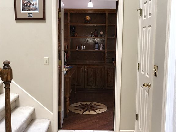 Entry / view to office