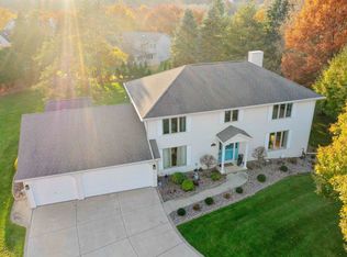 3097 Kingswood Ct, Green Bay, WI 54313