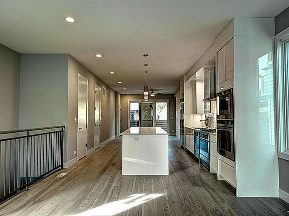 2nd image of 2315 W Armitage Ave #1